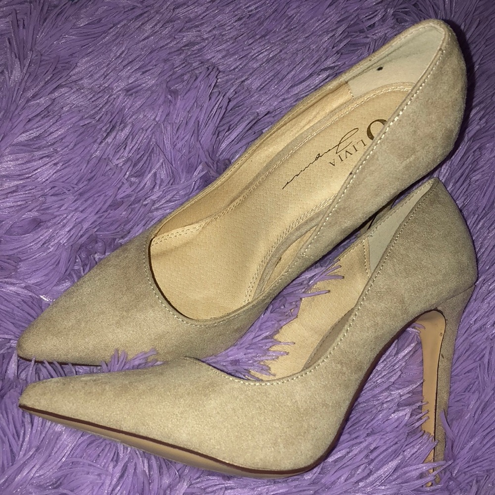 “Kylie-Nude Natural heels”